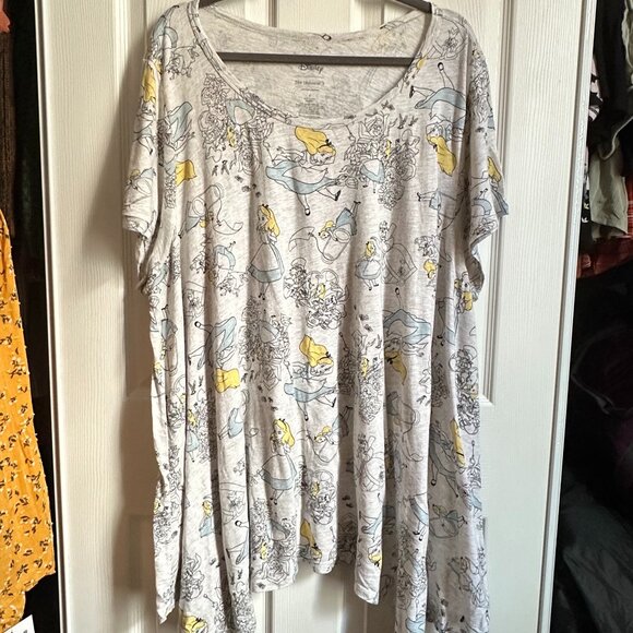 Torrid Disney Her Universe Size 4X Alice in Wonderland Handkerchief Hem Tee - Picture 2 of 7